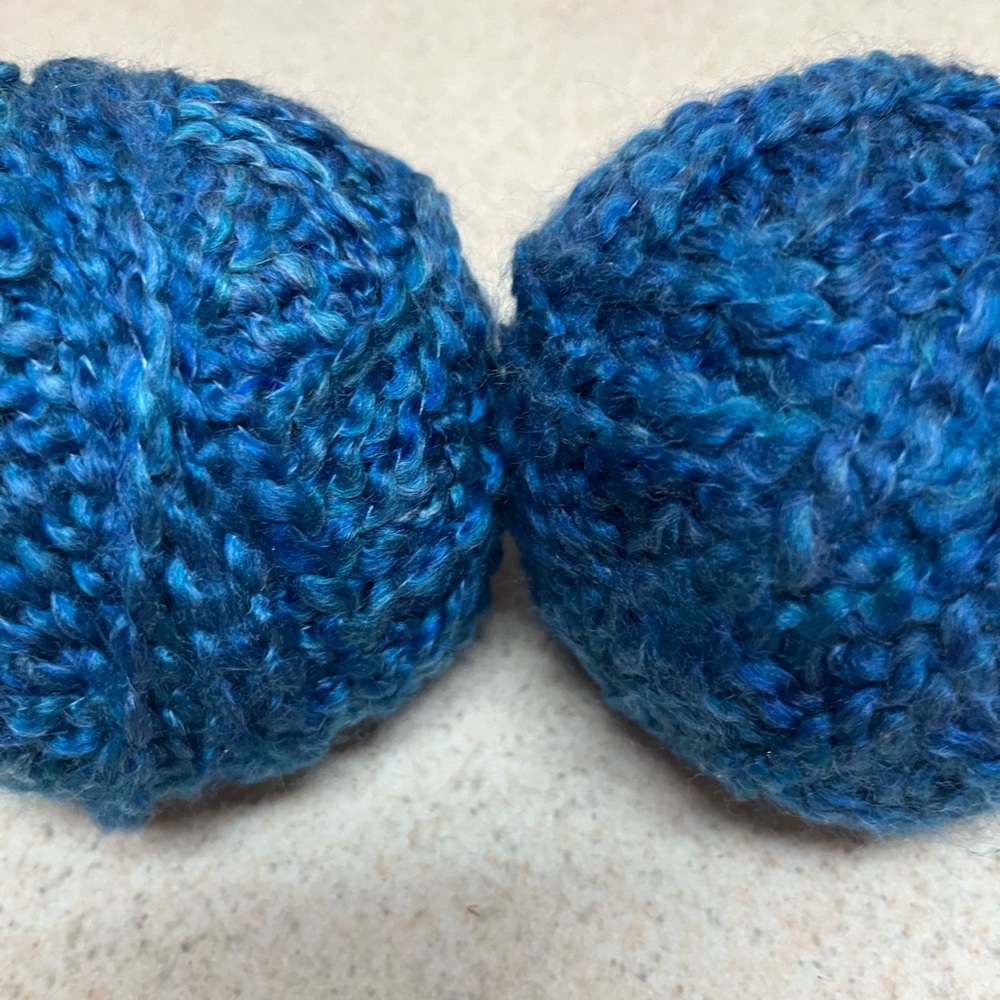 Variety of Vintage Yarn Lot 13 skeins - Picture 11 of 11